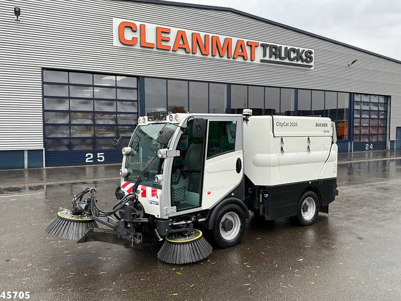 Bucher Citycat 2020 with 3-rd brush - Road sweeper: picture 3 Bucher Citycat 2020 with 3-rd brush - Road sweeper: picture 3