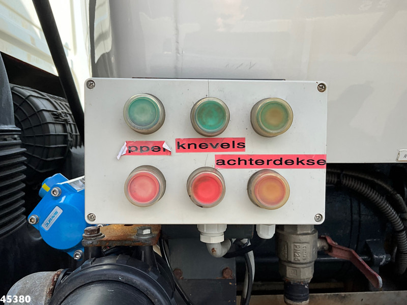 Vacuum truck DAF FAG 75 CF 250 Euro 5 Ravo kolkenzuiger: picture 11