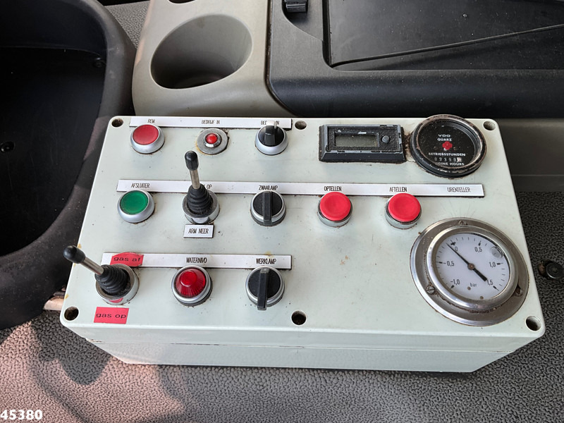 Vacuum truck DAF FAG 75 CF 250 Euro 5 Ravo kolkenzuiger: picture 18