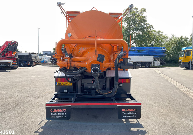 DAF FAX 85 CF 340 Droge stoffen blaas installatie Just 21.613 km! - Vacuum truck: picture 4 DAF FAX 85 CF 340 Droge stoffen blaas installatie Just 21.613 km! - Vacuum truck: picture 4