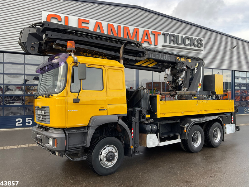 MAN F2000 6x6 Full Steel Manual Palfinger 68 Tonmeter Dachdecker kran Just 54.133 km! - Crane truck: picture 2 MAN F2000 6x6 Full Steel Manual Palfinger 68 Tonmeter Dachdecker kran Just 54.133 km! - Crane truck: picture 2