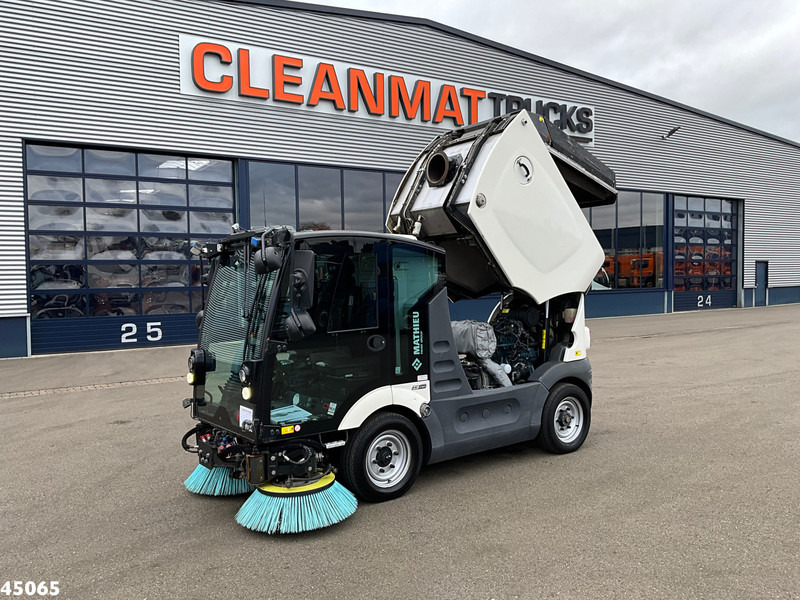 Mathieu MC 210 Azura Flex Euro 6 Just 8.800 km! - Road sweeper: picture 2 Mathieu MC 210 Azura Flex Euro 6 Just 8.800 km! - Road sweeper: picture 2