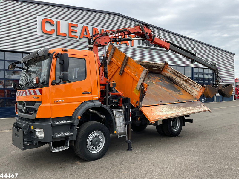 Mercedes-Benz 1829 AK 4x4 Atlas 8,5 Tonmeter laadkraan Manual Full steel - Tipper, Crane truck: picture 2 Mercedes-Benz 1829 AK 4x4 Atlas 8,5 Tonmeter laadkraan Manual Full steel - Tipper, Crane truck: picture 2