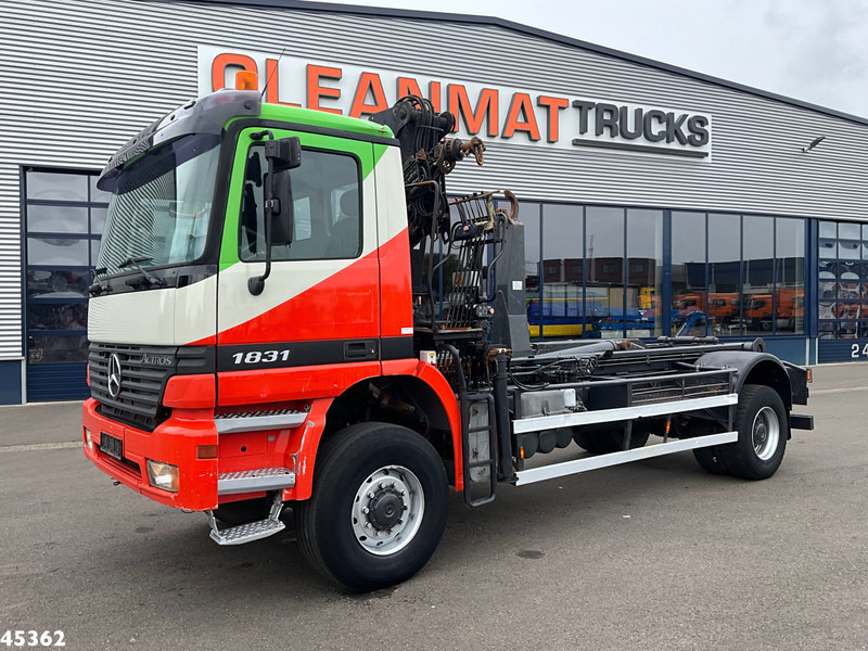 Mercedes-Benz Actros 1931 AK 4x4 Hiab 12 Tonmeter laadkraan - Hook lift truck, Crane truck: picture 2 Mercedes-Benz Actros 1931 AK 4x4 Hiab 12 Tonmeter laadkraan - Hook lift truck, Crane truck: picture 2