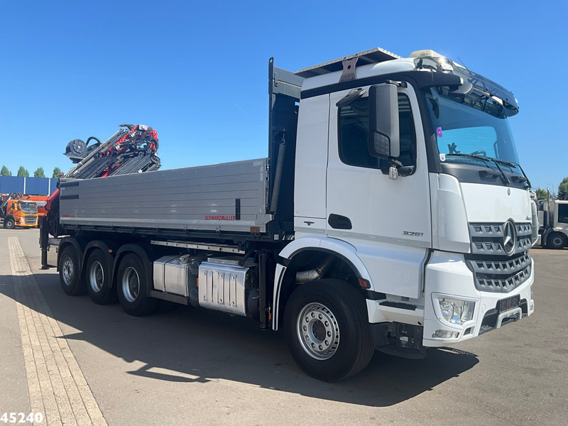 Mercedes-Benz Arocs 3251 8x4 Euro 6 Retarder Palfinger 34 Tonmeter laadkraan + Fly-Jib Just 146.766 km! - Crane truck: picture 5 Mercedes-Benz Arocs 3251 8x4 Euro 6 Retarder Palfinger 34 Tonmeter laadkraan + Fly-Jib Just 146.766 km! - Crane truck: picture 5