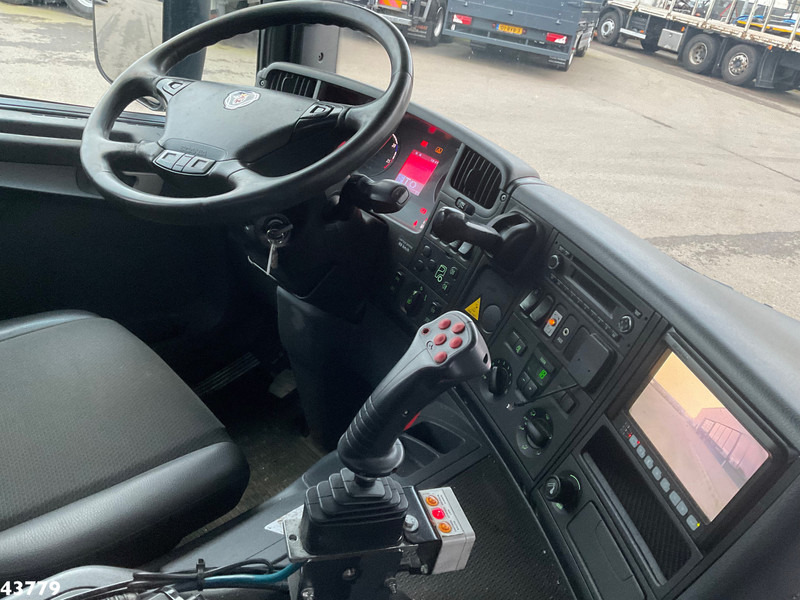 Scania P 360 8x2 Hiab 21 Tonmeter laadkraan - Hook lift truck, Crane truck: picture 4 Scania P 360 8x2 Hiab 21 Tonmeter laadkraan - Hook lift truck, Crane truck: picture 4