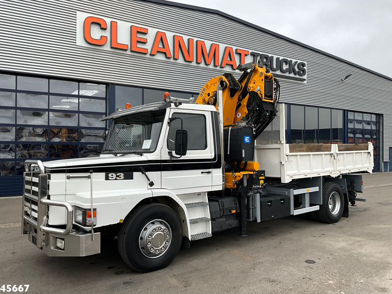 Scania T 93 4x2 Kipper met 31 Tonmeter laadkraan (bj 2005) + Fly-JIb! Just 118.736 km! - Tipper, Crane truck: picture 4 Scania T 93 4x2 Kipper met 31 Tonmeter laadkraan (bj 2005) + Fly-JIb! Just 118.736 km! - Tipper, Crane truck: picture 4