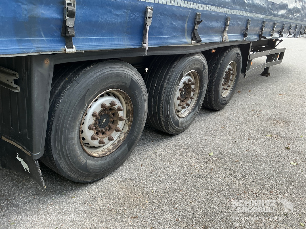 SCHMITZ Curtainsider Standard Taillift - Curtainsider semi-trailer: picture 2 SCHMITZ Curtainsider Standard Taillift - Curtainsider semi-trailer: picture 2