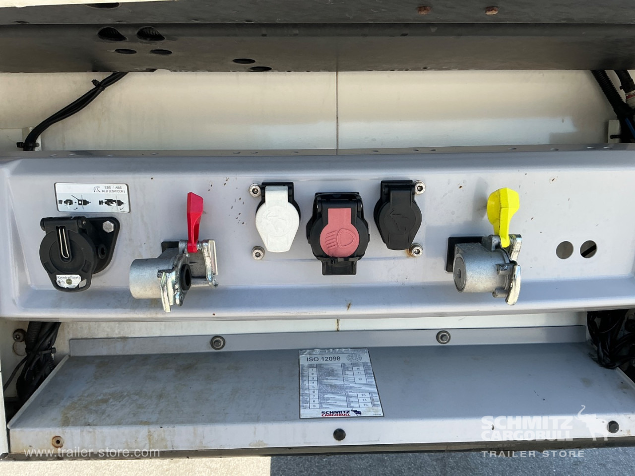 SCHMITZ Reefer Meat hanging system - Isothermal semi-trailer: picture 4 SCHMITZ Reefer Meat hanging system - Isothermal semi-trailer: picture 4