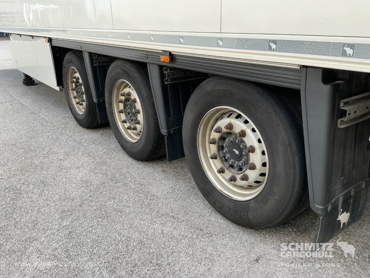 SCHMITZ Reefer Meat hanging system - Isothermal semi-trailer: picture 5 SCHMITZ Reefer Meat hanging system - Isothermal semi-trailer: picture 5