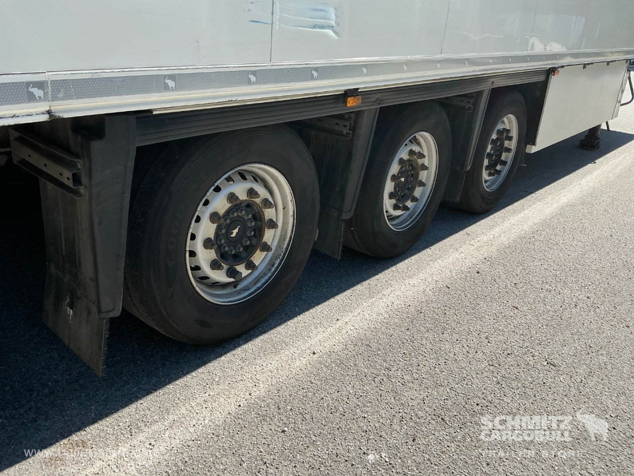 SCHMITZ Reefer Meat hanging system - Isothermal semi-trailer: picture 3 SCHMITZ Reefer Meat hanging system - Isothermal semi-trailer: picture 3