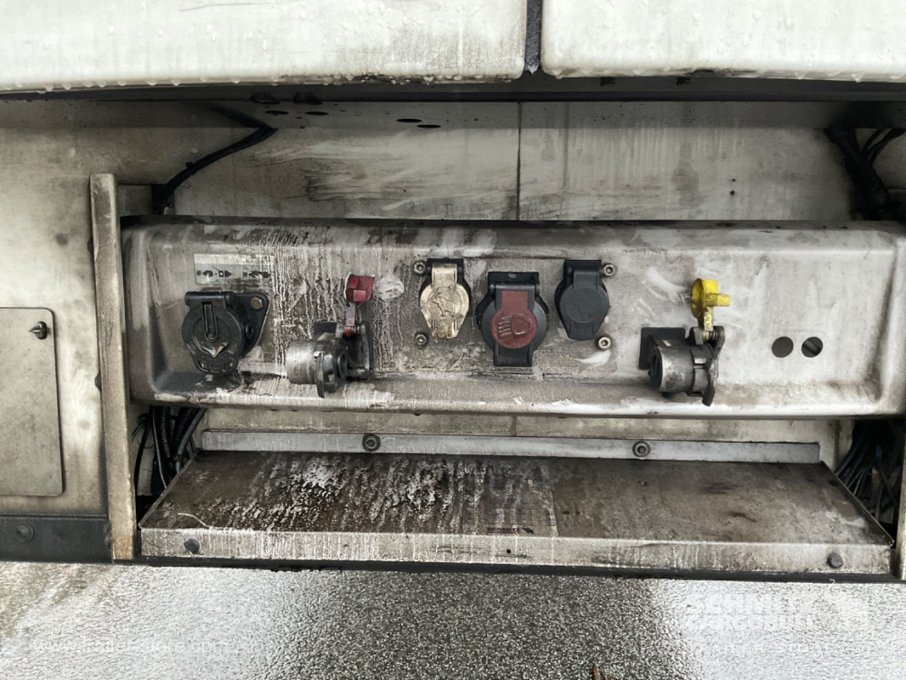 SCHMITZ Reefer Multitemp Double deck - Isothermal semi-trailer: picture 2 SCHMITZ Reefer Multitemp Double deck - Isothermal semi-trailer: picture 2