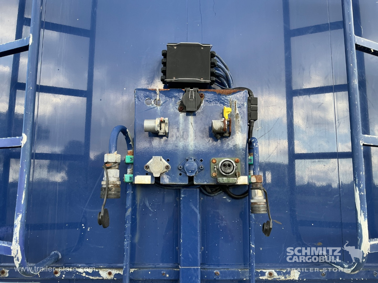 Walking-floor Standard Taillift - Walking floor semi-trailer: picture 3 Walking-floor Standard Taillift - Walking floor semi-trailer: picture 3