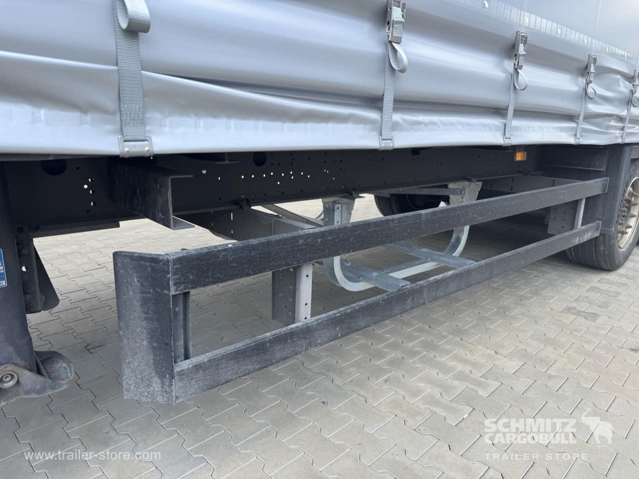 SCHMITZ Curtainsider Mega - Curtainsider semi-trailer: picture 4 SCHMITZ Curtainsider Mega - Curtainsider semi-trailer: picture 4