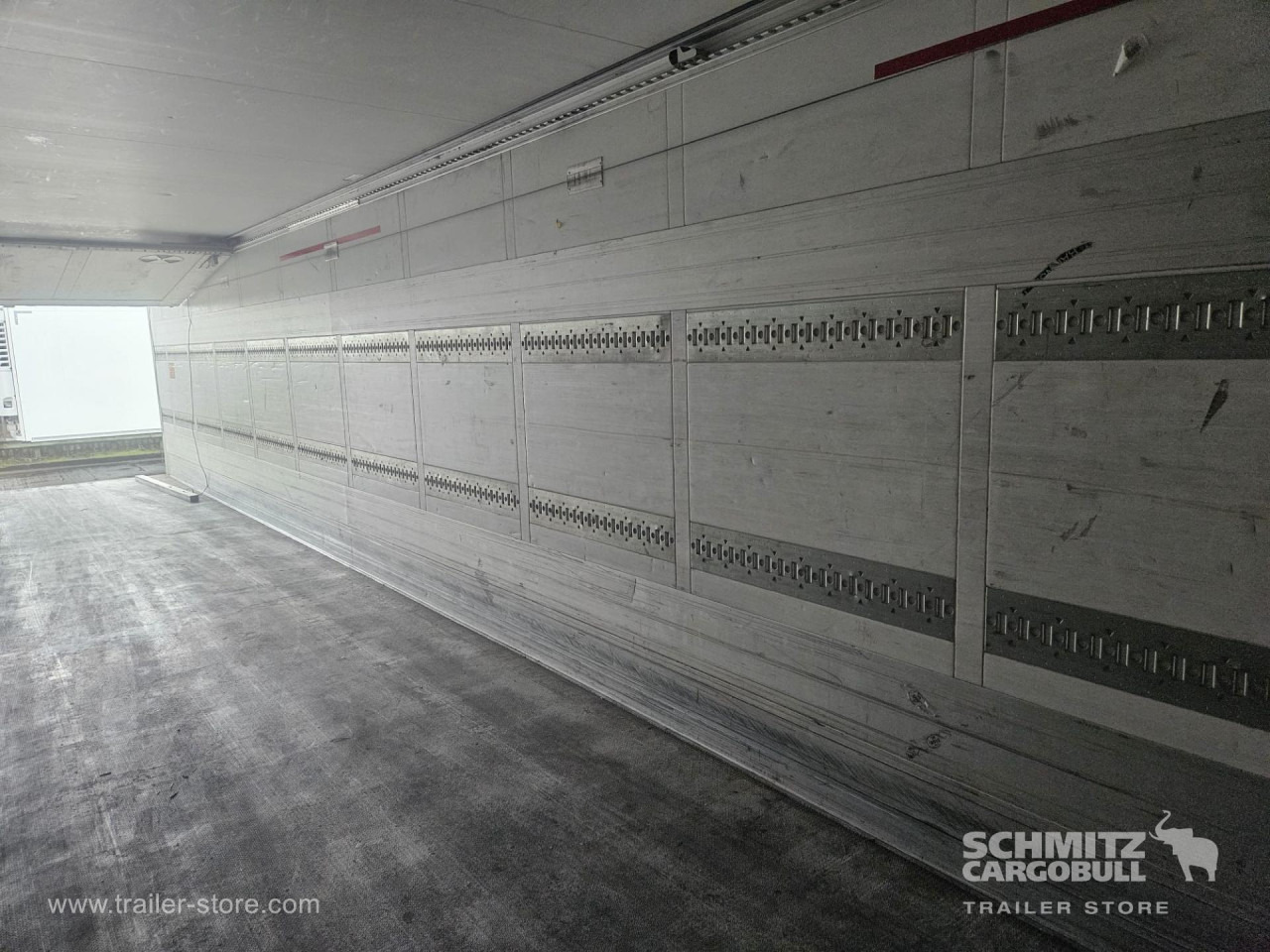SCHMITZ Reefer Multitemp - Isothermal semi-trailer: picture 3 SCHMITZ Reefer Multitemp - Isothermal semi-trailer: picture 3