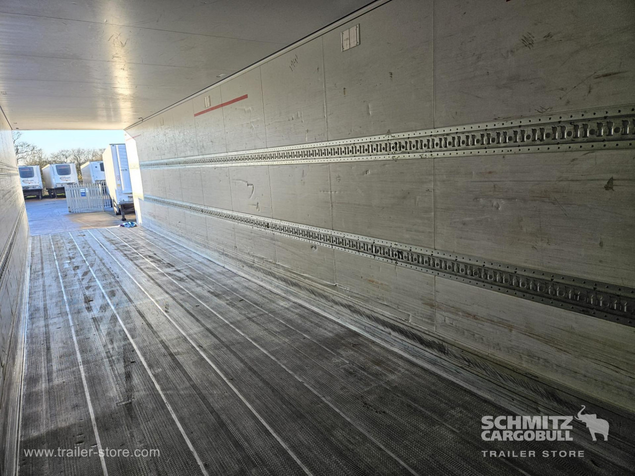 SCHMITZ Reefer Standard - Isothermal semi-trailer: picture 3 SCHMITZ Reefer Standard - Isothermal semi-trailer: picture 3