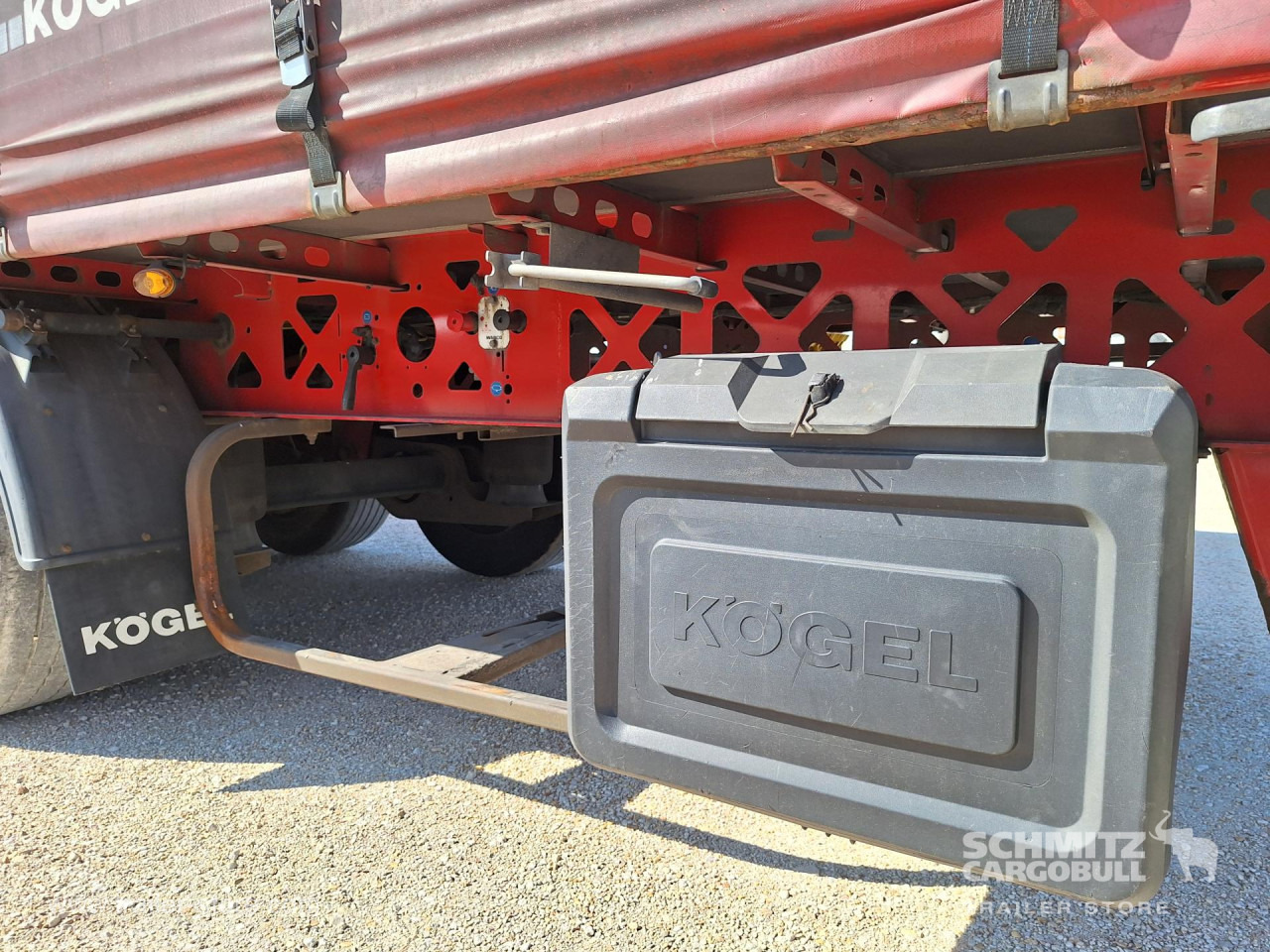 KOEGEL Tolóponyva Szabvány - Curtainsider semi-trailer: picture 4 KOEGEL Tolóponyva Szabvány - Curtainsider semi-trailer: picture 4