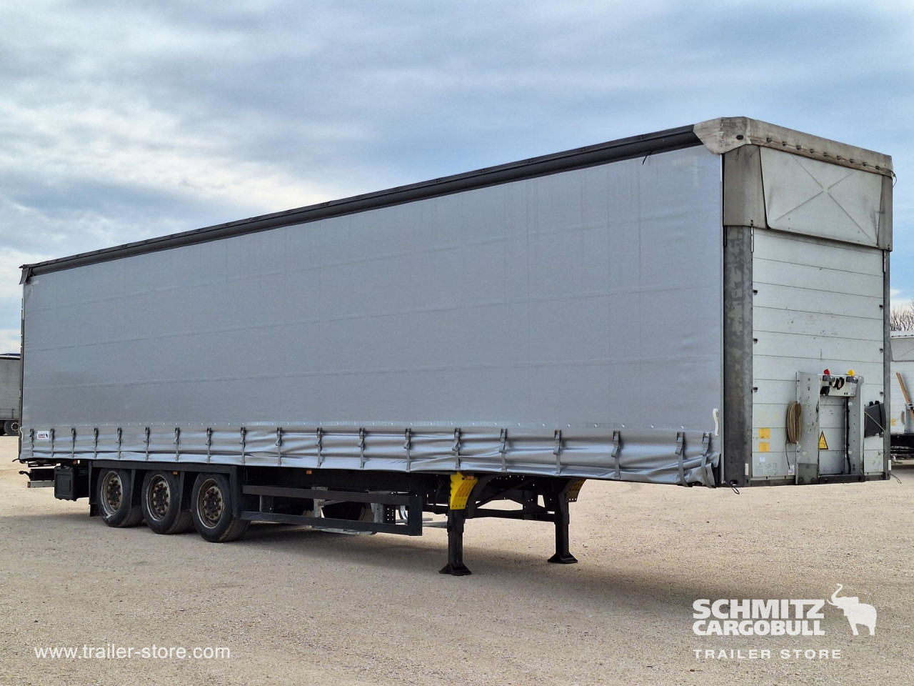 SCHMITZ Curtainsider Mega - Curtainsider semi-trailer: picture 4 SCHMITZ Curtainsider Mega - Curtainsider semi-trailer: picture 4