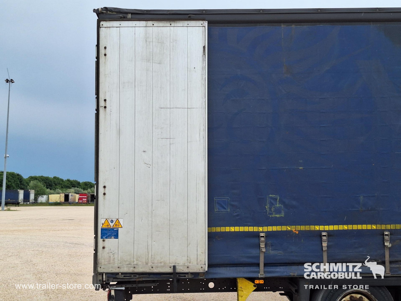 SCHMITZ Curtainsider Mega - Curtainsider semi-trailer: picture 5 SCHMITZ Curtainsider Mega - Curtainsider semi-trailer: picture 5