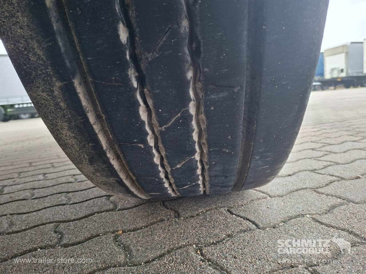 SCHMITZ Tipper Alu-square sided body - Tipper semi-trailer: picture 2 SCHMITZ Tipper Alu-square sided body - Tipper semi-trailer: picture 2