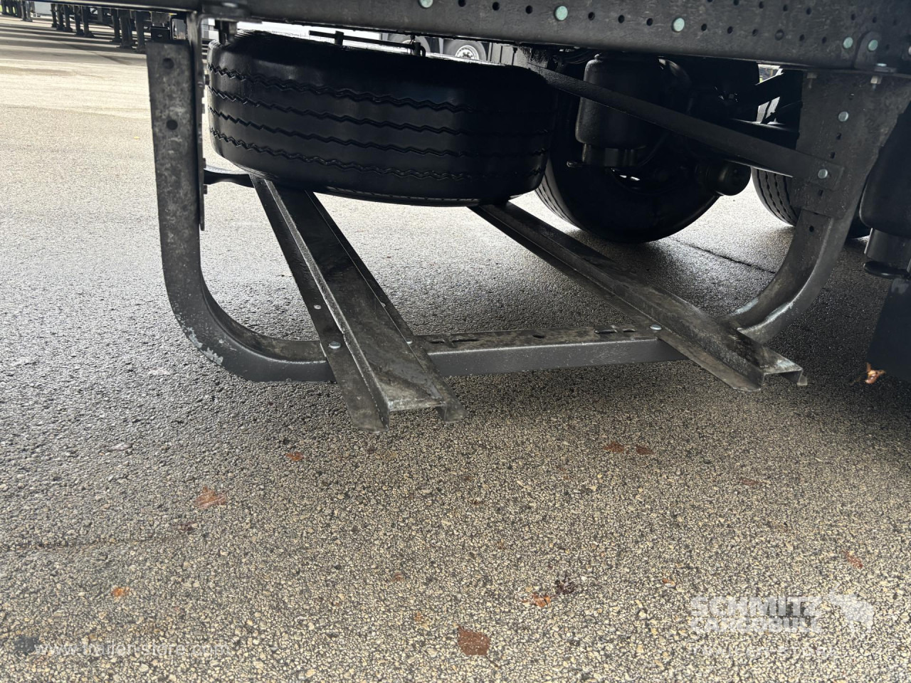 SCHMITZ Curtainsider Standard on lease SCHMITZ Curtainsider Standard: picture 11 SCHMITZ Curtainsider Standard on lease SCHMITZ Curtainsider Standard: picture 11