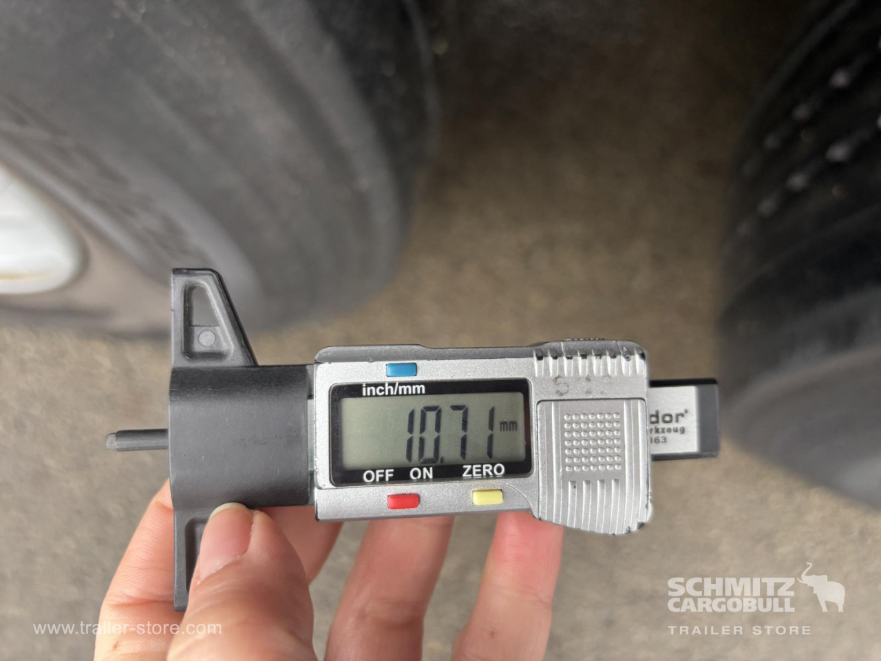 SCHMITZ Curtainsider Standard - Curtainsider semi-trailer: picture 2 SCHMITZ Curtainsider Standard - Curtainsider semi-trailer: picture 2