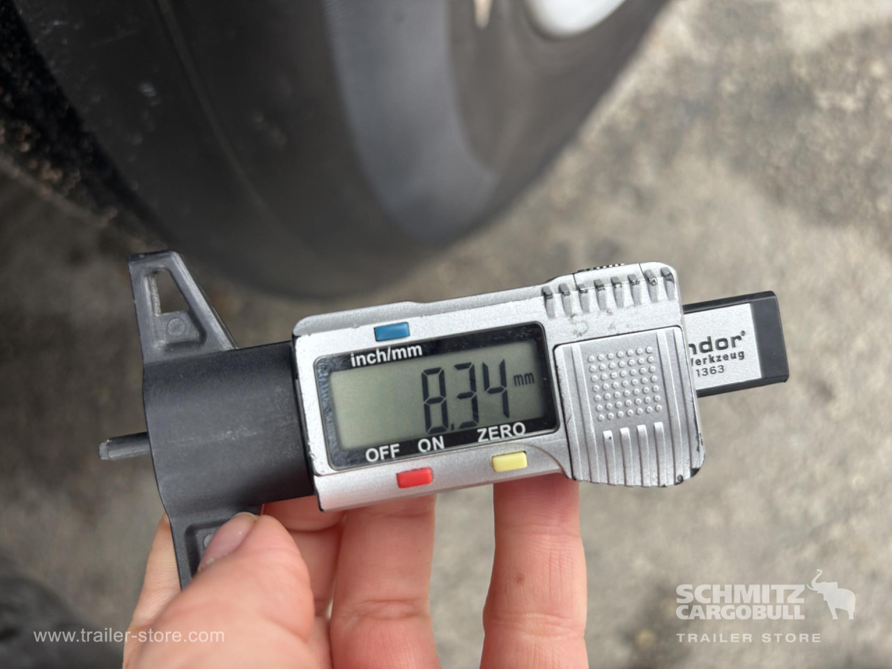 SCHMITZ Curtainsider Standard - Curtainsider semi-trailer: picture 3 SCHMITZ Curtainsider Standard - Curtainsider semi-trailer: picture 3