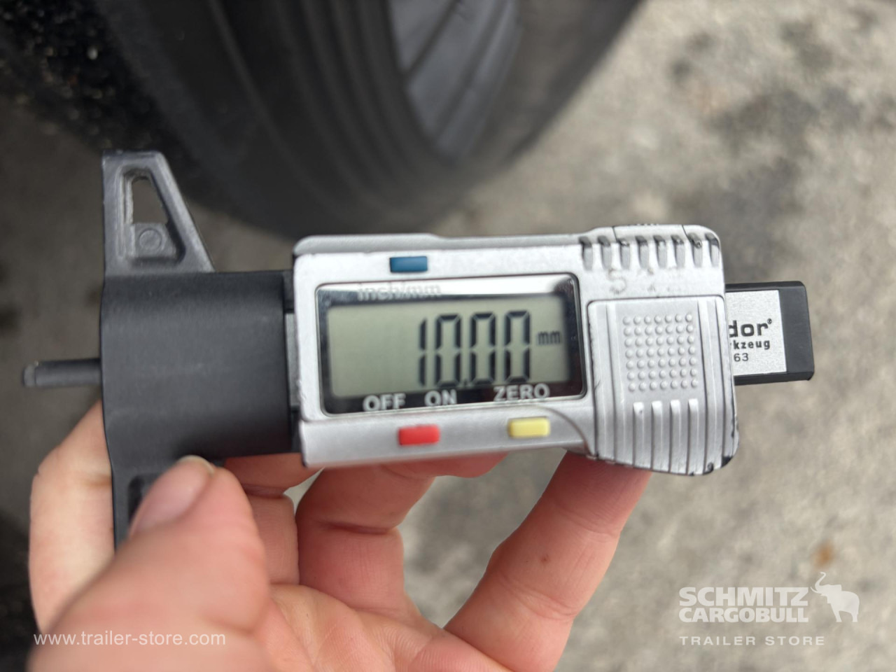 SCHMITZ Curtainsider Standard - Curtainsider semi-trailer: picture 4 SCHMITZ Curtainsider Standard - Curtainsider semi-trailer: picture 4