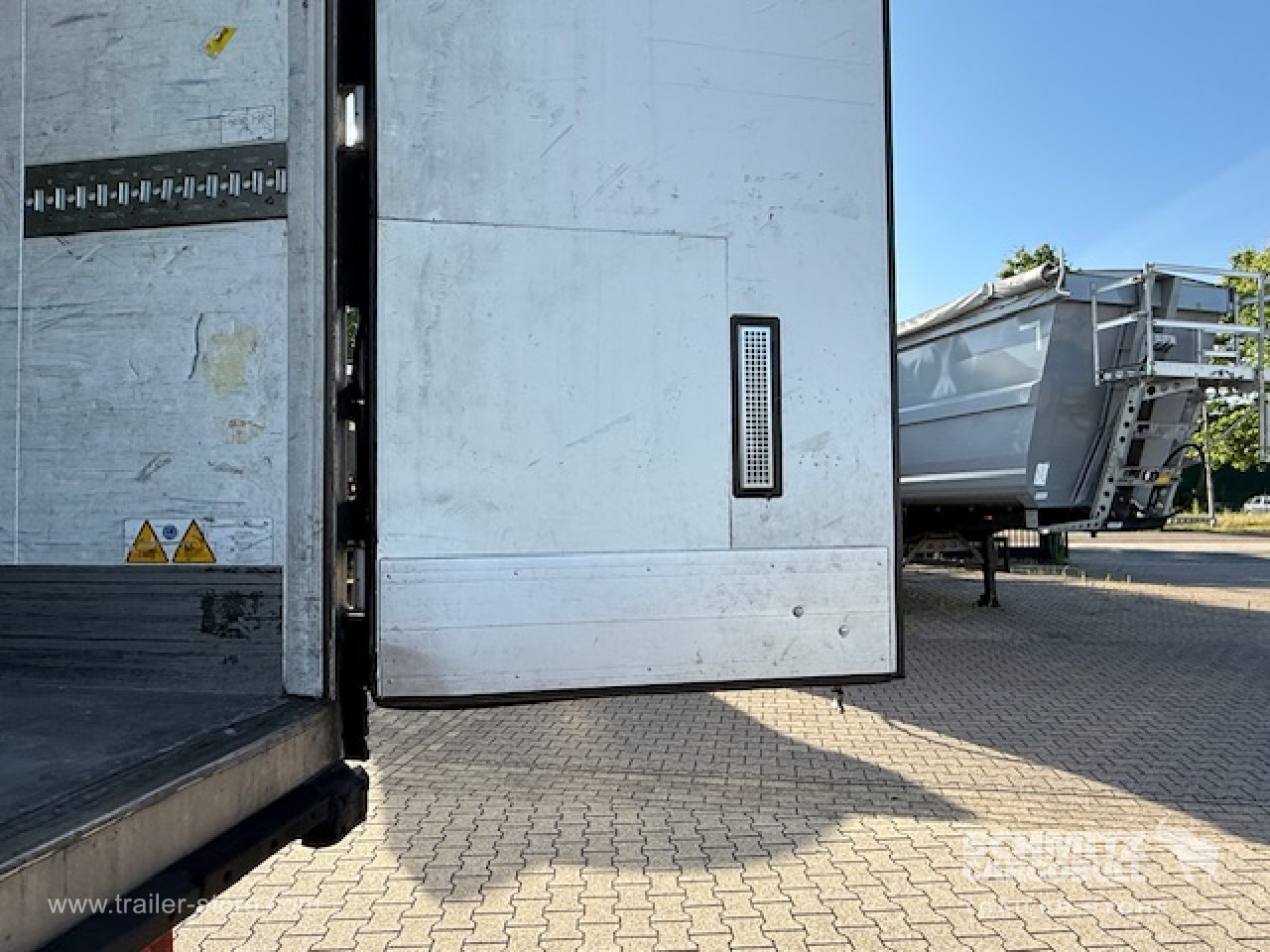 Isothermal semi-trailer SCHMITZ Oplegger Vries Multitemp: picture 6