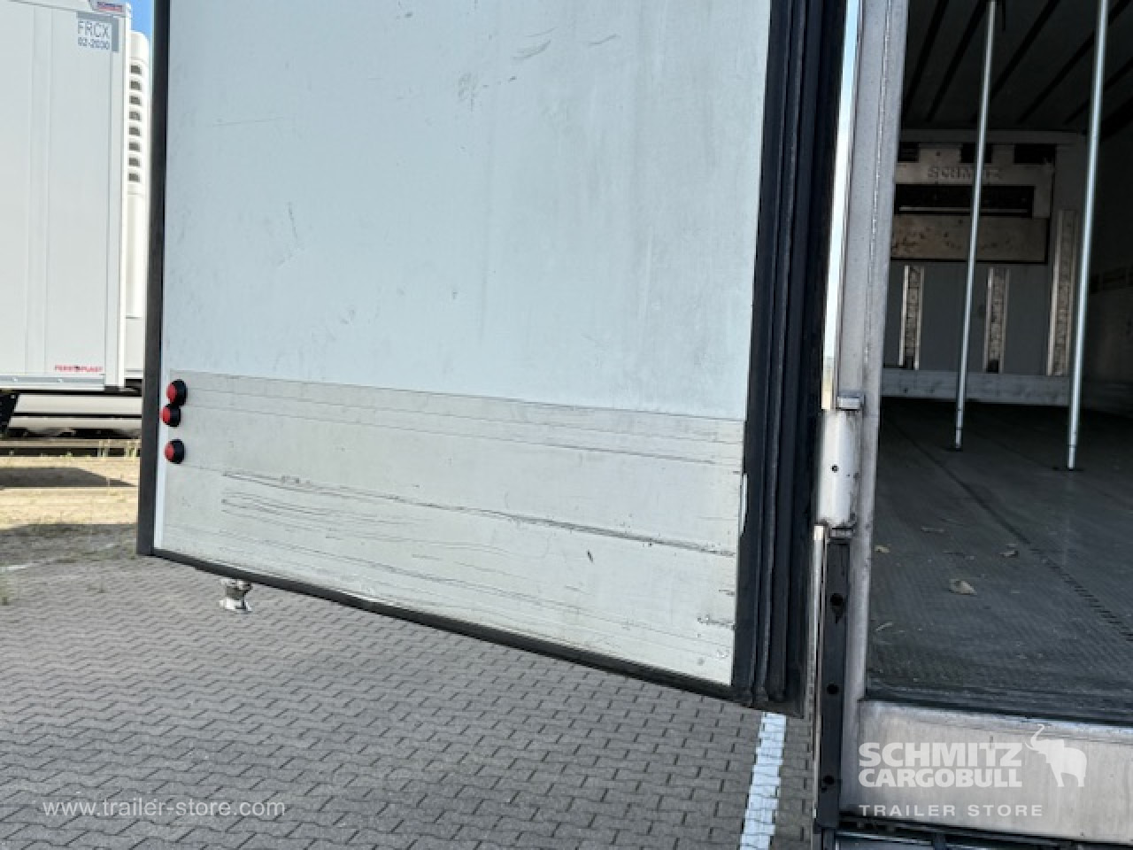 SCHMITZ Oplegger Vries Multitemp Taillift - Isothermal semi-trailer: picture 4 SCHMITZ Oplegger Vries Multitemp Taillift - Isothermal semi-trailer: picture 4