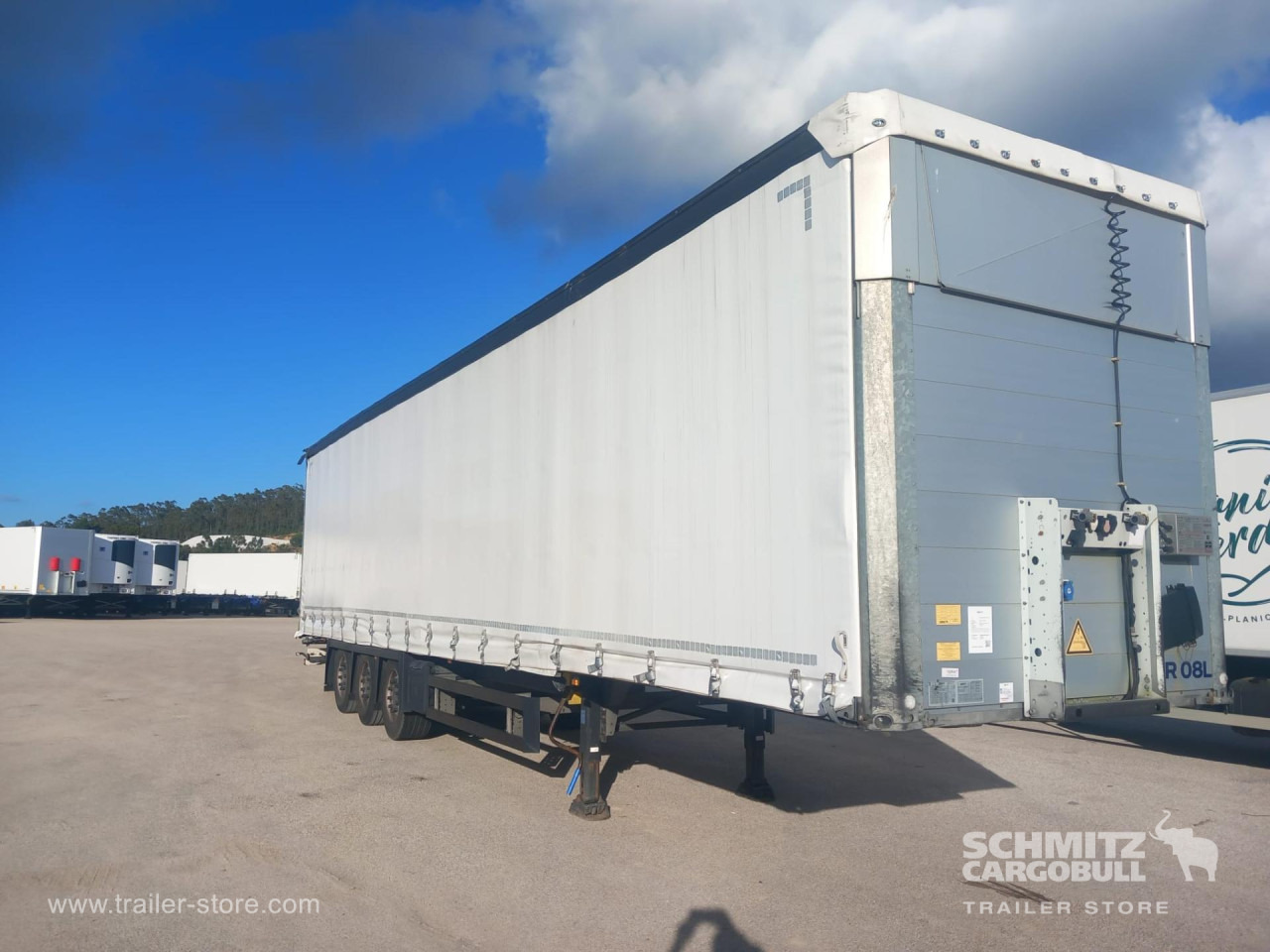 SCHMITZ Curtainsider Mega - Curtainsider semi-trailer: picture 1 SCHMITZ Curtainsider Mega - Curtainsider semi-trailer: picture 1
