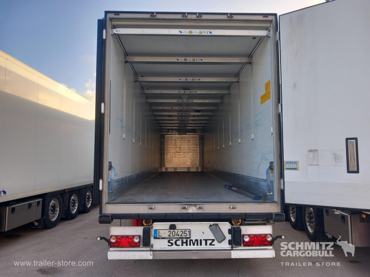 SCHMITZ Reefer Standard Double deck - Isothermal semi-trailer: picture 2 SCHMITZ Reefer Standard Double deck - Isothermal semi-trailer: picture 2