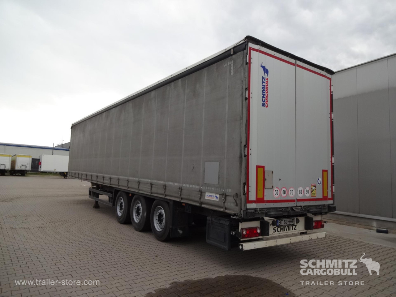 SCHMITZ Curtainsider Standard - Curtainsider semi-trailer: picture 4 SCHMITZ Curtainsider Standard - Curtainsider semi-trailer: picture 4