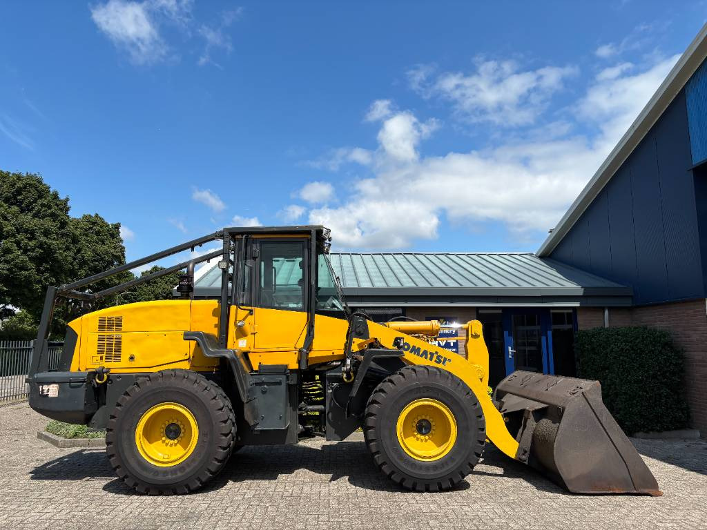 Komatsu WA 320-5 - Wheel loader: picture 3 Komatsu WA 320-5 - Wheel loader: picture 3