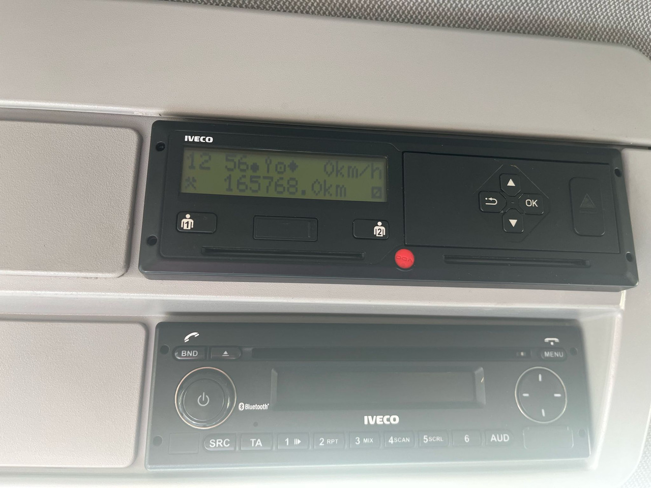 IVECO 120-190 / 160 thousand km !!! / Box 18 EPAL / Dhollandia lift 1500 kg - Box truck: picture 2 IVECO 120-190 / 160 thousand km !!! / Box 18 EPAL / Dhollandia lift 1500 kg - Box truck: picture 2