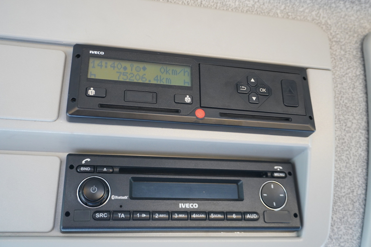 IVECO Eurocargo 160-210 / 75,000 km! / OMARS lowered tow truck platform / Fork - Tow truck: picture 3 IVECO Eurocargo 160-210 / 75,000 km! / OMARS lowered tow truck platform / Fork - Tow truck: picture 3