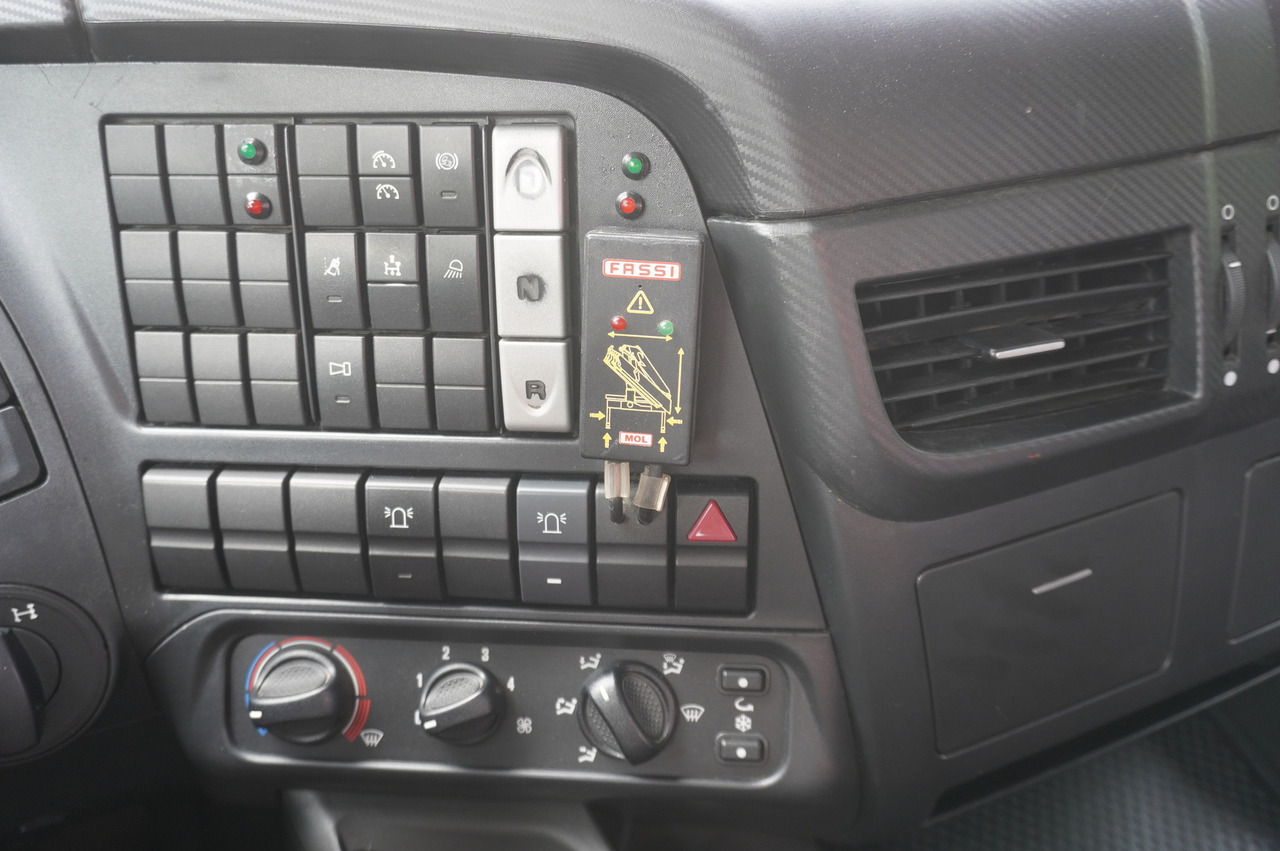 Tipper, Crane truck IVECO STRALIS 330 E6 / FASSI 195A 8.5 T / 3-side tipper: picture 27