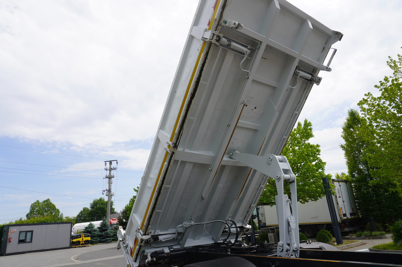 Tipper, Crane truck IVECO STRALIS 330 E6 / FASSI 195A 8.5 T / 3-side tipper: picture 22