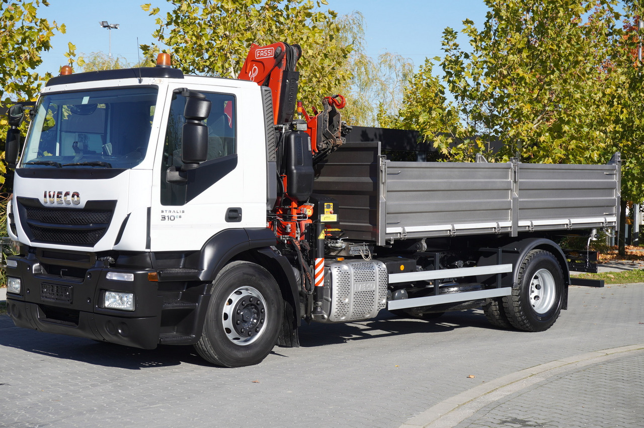 IVECO Stralis 310 E6 / NEW 3-sided tipper / Fassi F135 crane with remote control - Dropside/ Flatbed truck, Crane truck: picture 3 IVECO Stralis 310 E6 / NEW 3-sided tipper / Fassi F135 crane with remote control - Dropside/ Flatbed truck, Crane truck: picture 3