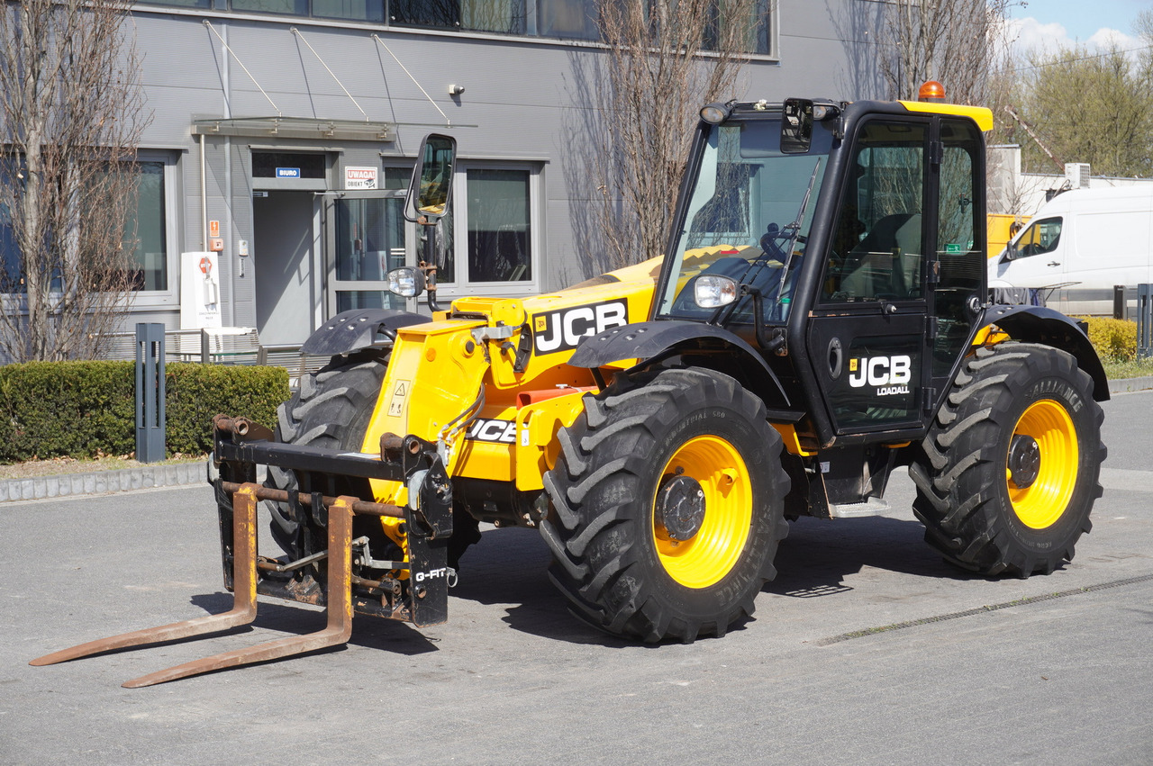 JCB 526-56 AGRI Plus / 5.6 m telescopic loader / joystick - Wheel loader: picture 3 JCB 526-56 AGRI Plus / 5.6 m telescopic loader / joystick - Wheel loader: picture 3