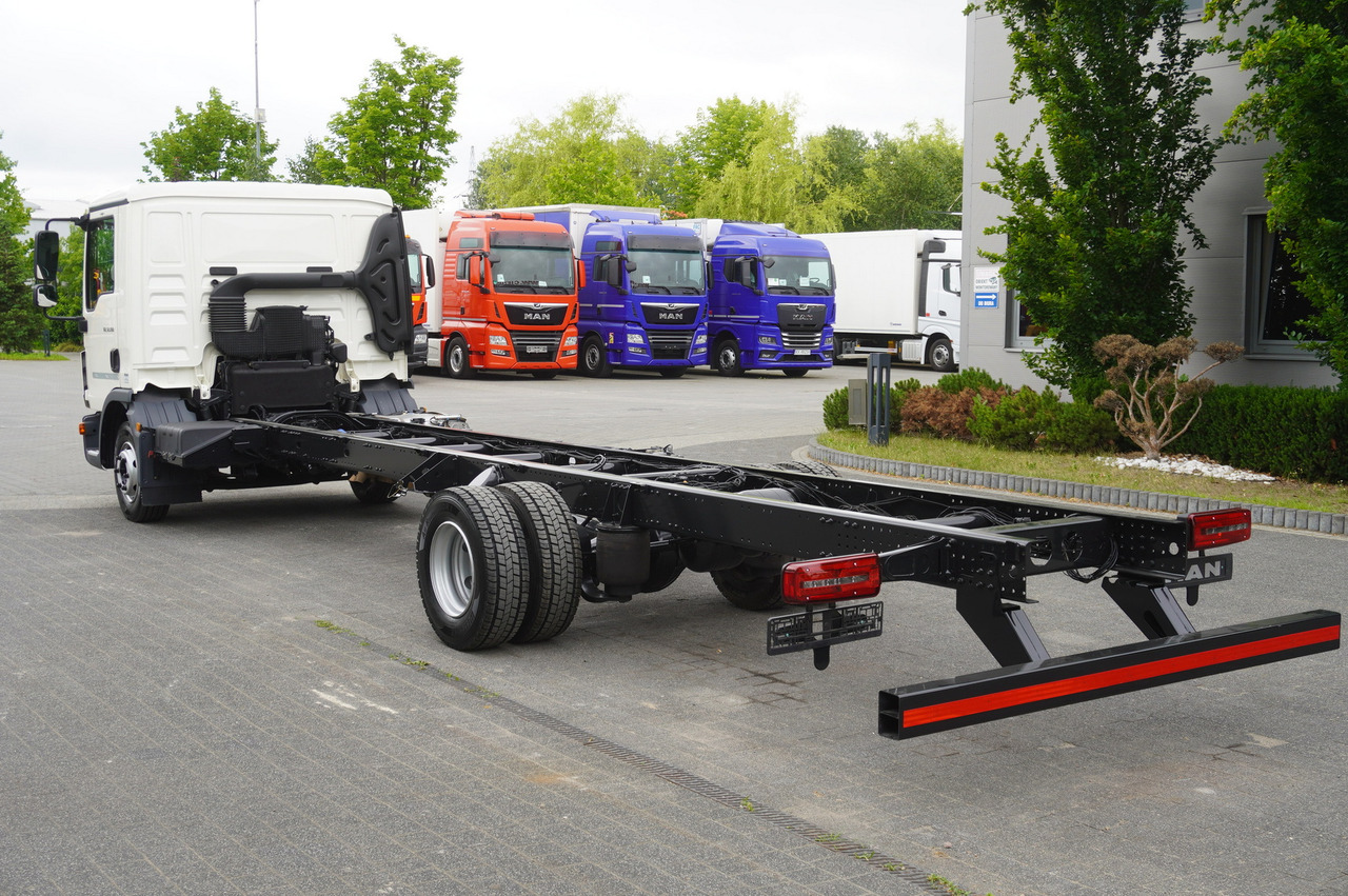 MAN TGL 12.190 / Chassis 8 m / 100 tho. km - Cab chassis truck: picture 4 MAN TGL 12.190 / Chassis 8 m / 100 tho. km - Cab chassis truck: picture 4