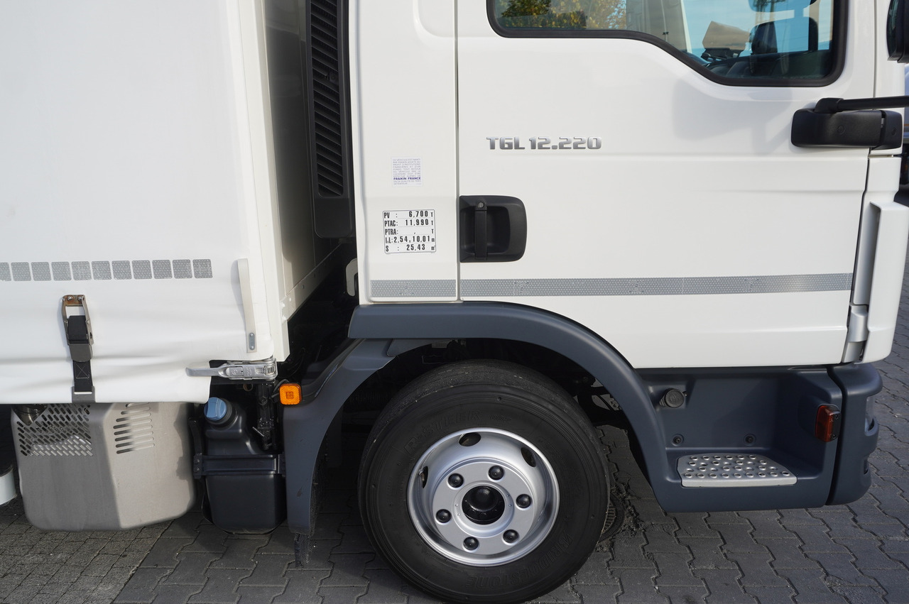 Curtainsider truck MAN TGL 12.220 / Curtainsider 19 EPAL / 140 tho. km: picture 17 Curtainsider truck MAN TGL 12.220 / Curtainsider 19 EPAL / 140 tho. km: picture 17