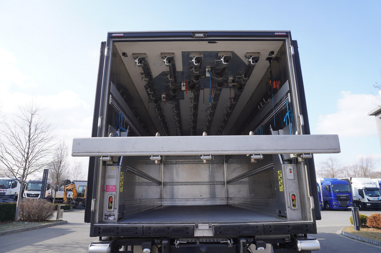 MAN TGM 18.320 / CHEREAU meat hook refrigerator / Carcass elevator - Refrigerator truck: picture 3 MAN TGM 18.320 / CHEREAU meat hook refrigerator / Carcass elevator - Refrigerator truck: picture 3