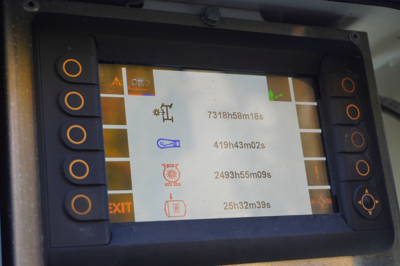 Vacuum truck MAN TGM 26.340 E6 / RIVARD sewage cleaner 11.8 m3 / 170 tho. km / steered axle: picture 18 Vacuum truck MAN TGM 26.340 E6 / RIVARD sewage cleaner 11.8 m3 / 170 tho. km / steered axle: picture 18