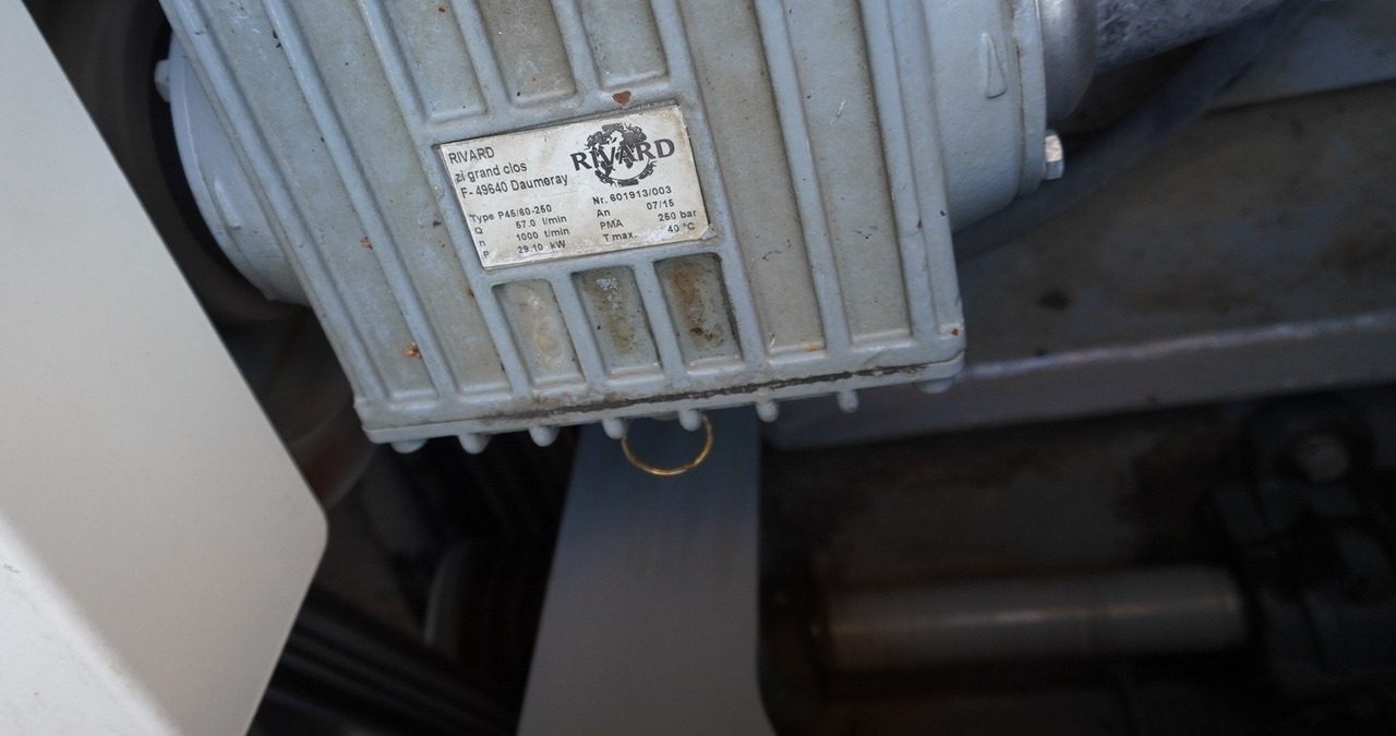 Vacuum truck MAN TGM 26.340 E6 / RIVARD sewage cleaner 11.8 m3 / 170 tho. km / steered axle: picture 25 Vacuum truck MAN TGM 26.340 E6 / RIVARD sewage cleaner 11.8 m3 / 170 tho. km / steered axle: picture 25