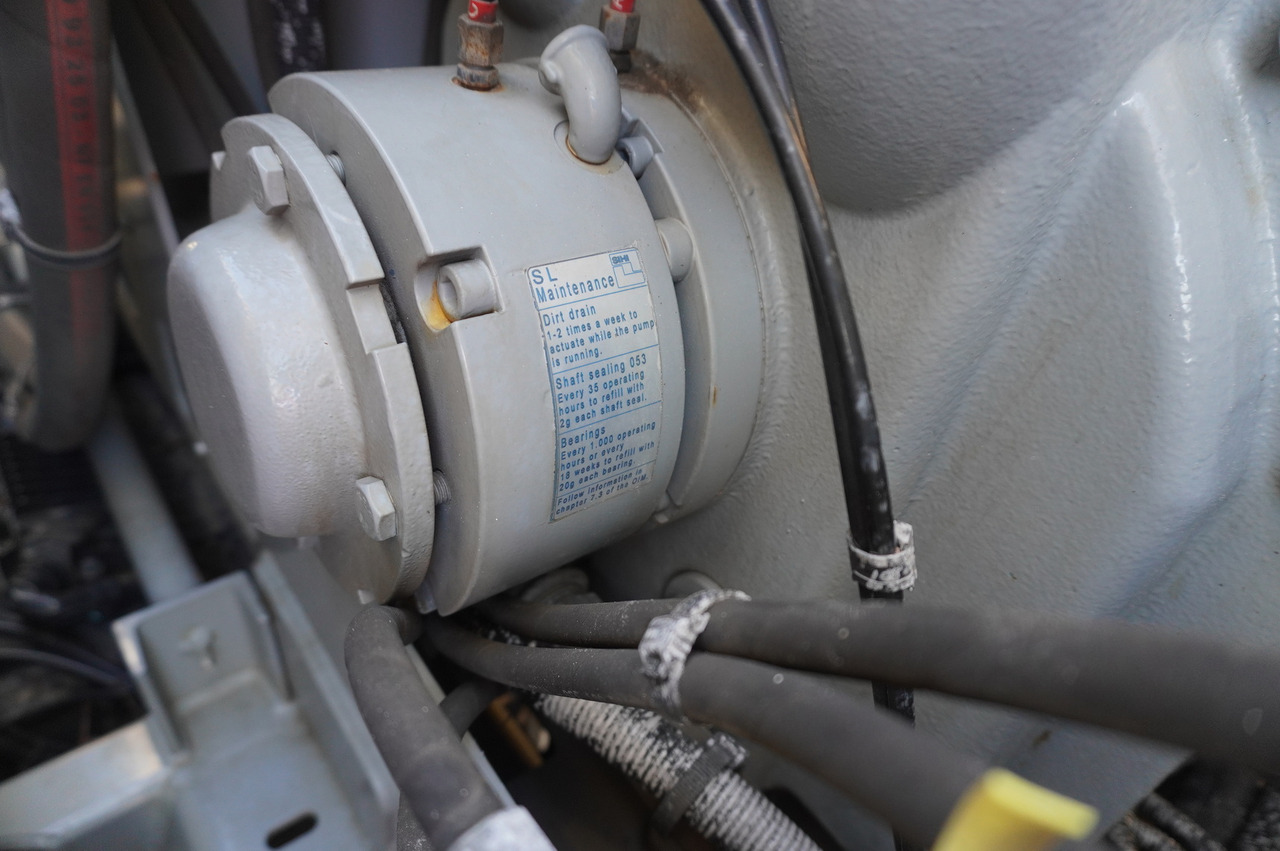 Vacuum truck MAN TGM 26.340 E6 / RIVARD sewage cleaner 11.8 m3 / 170 tho. km / steered axle: picture 30 Vacuum truck MAN TGM 26.340 E6 / RIVARD sewage cleaner 11.8 m3 / 170 tho. km / steered axle: picture 30