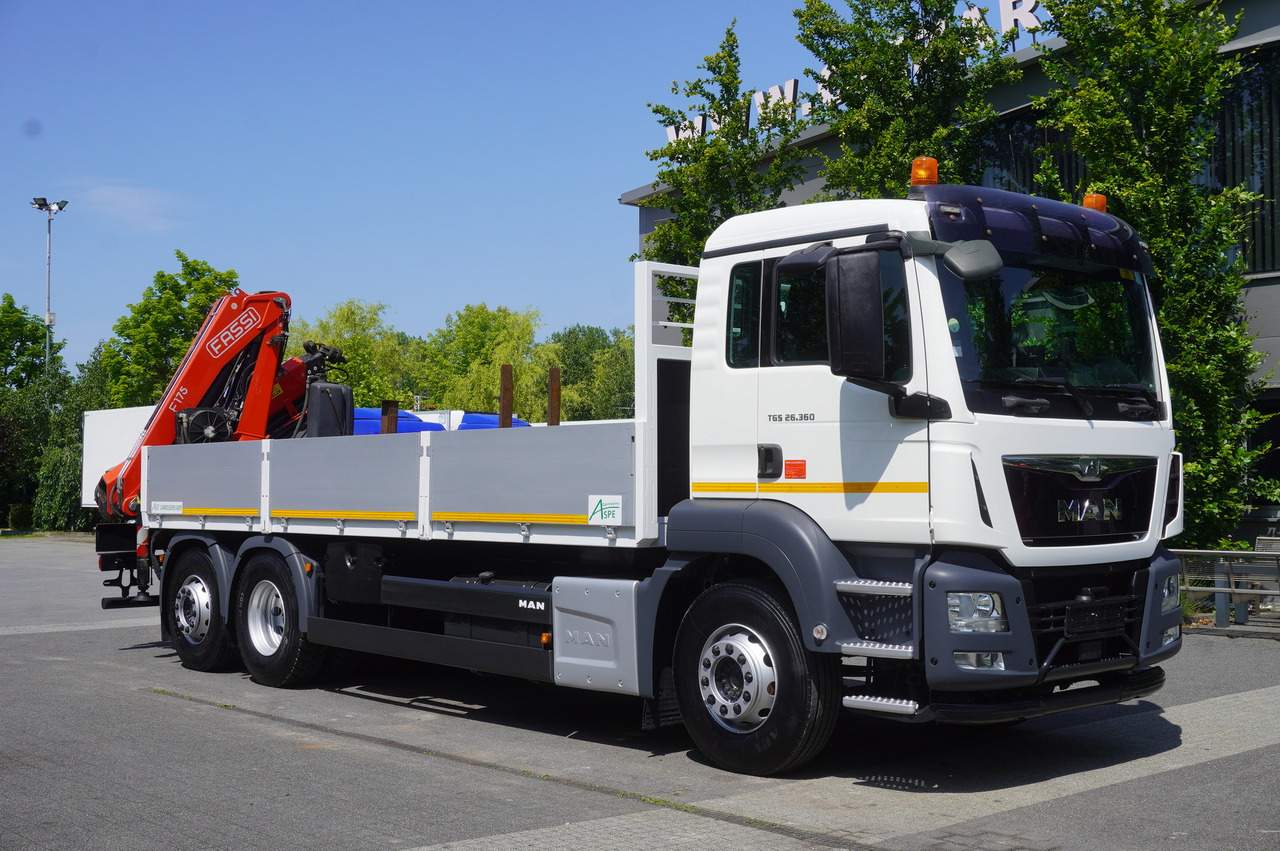 MAN TGS 26.360 Flatbed / Fassi F175 7.7 T / steered 3rd axle - Dropside/ Flatbed truck, Crane truck: picture 2 MAN TGS 26.360 Flatbed / Fassi F175 7.7 T / steered 3rd axle - Dropside/ Flatbed truck, Crane truck: picture 2