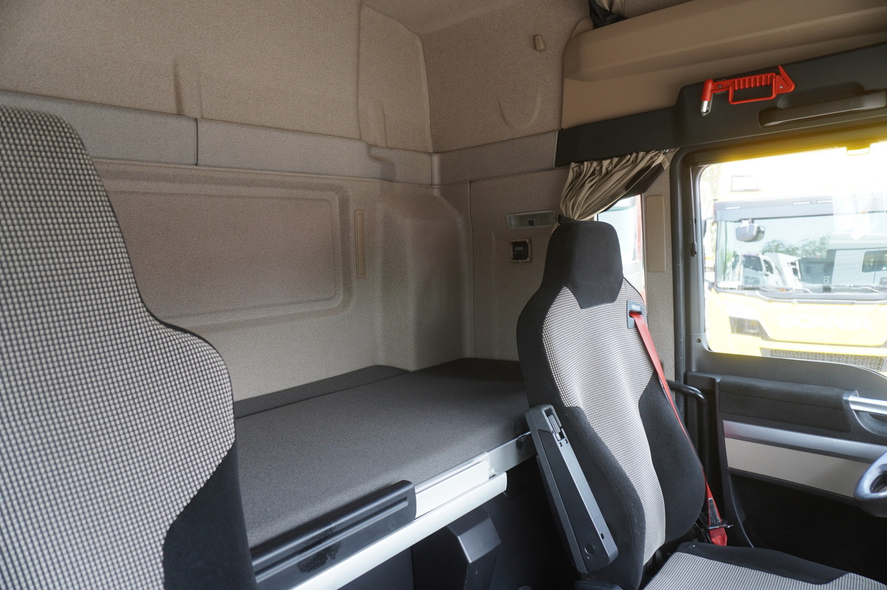 Cab chassis truck MAN TGS 35.420 8×2 / Chassis 6.4 m / 3 steered axles: picture 14