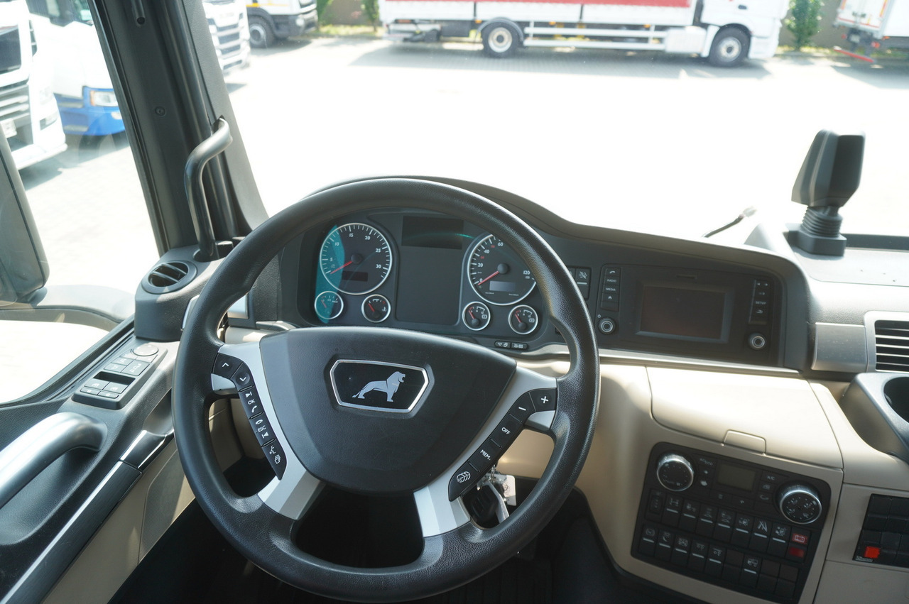 Cab chassis truck MAN TGS 35.420 8×2 / Chassis 6.4 m / 3 steered axles: picture 9