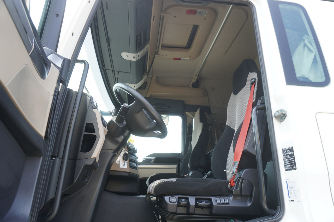 Cab chassis truck MAN TGS 35.420 8×2 / Chassis 6.4 m / 3 steered axles: picture 7